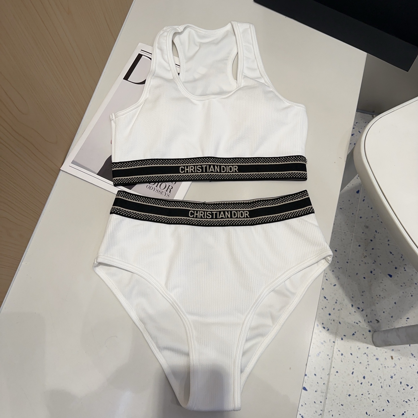 NO:303922,Dior swimsuit, the real thing is so beautiful!  If you can't take pictures of it, whoever wears it will be beautiful!  Very worth buying SML swimsuits, swimsuits, swimsuits, bikinis, dior, swimsuits, bikinis19860909迪奥泳衣,实物实在太美了！拍不出来它的美谁穿谁美！很值得入手 SML泳衣泳裤比基尼,泳衣，泳裤，比基尼,dior,swimsuits,bikinis,accessory