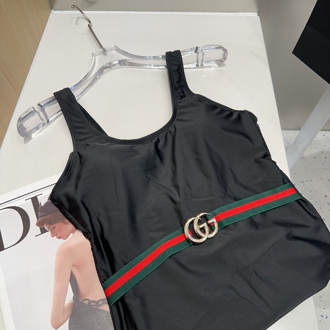 💰184 GUCCI BATHING SUIT, SKINNY TOP AND PRETTY! SHE’S WEARING A SML - 图片 5