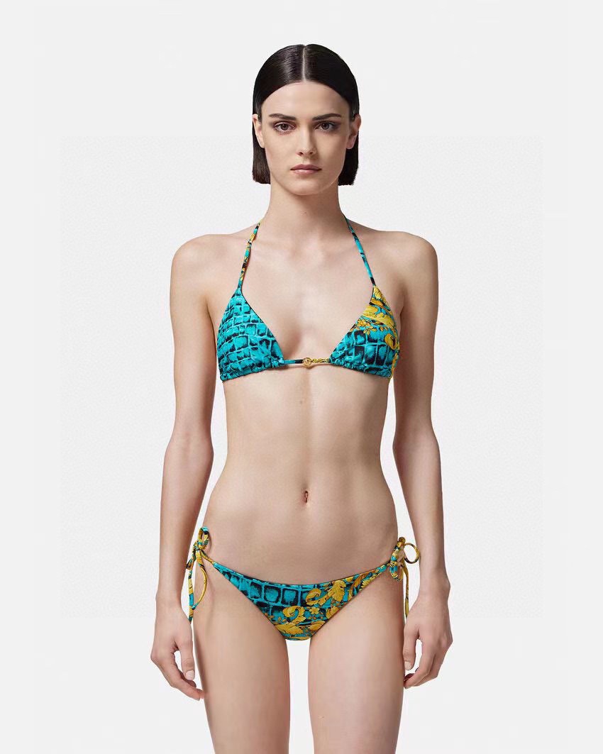 NO:304042,Versace swimsuits are a must-have for fashionable trendy people!  The real thing is super good!  It's great to take photos on the beach!  SML swimsuits, swimsuits, swimsuits, bikinis, versace, swimsuits, bikinis19860909范思哲泳衣,时尚潮人必备！实物超级好看！海边度假拍照超级好！SML泳衣泳裤比基尼,泳衣，泳裤，比基尼,versace,swimsuits,bikinis,accessory