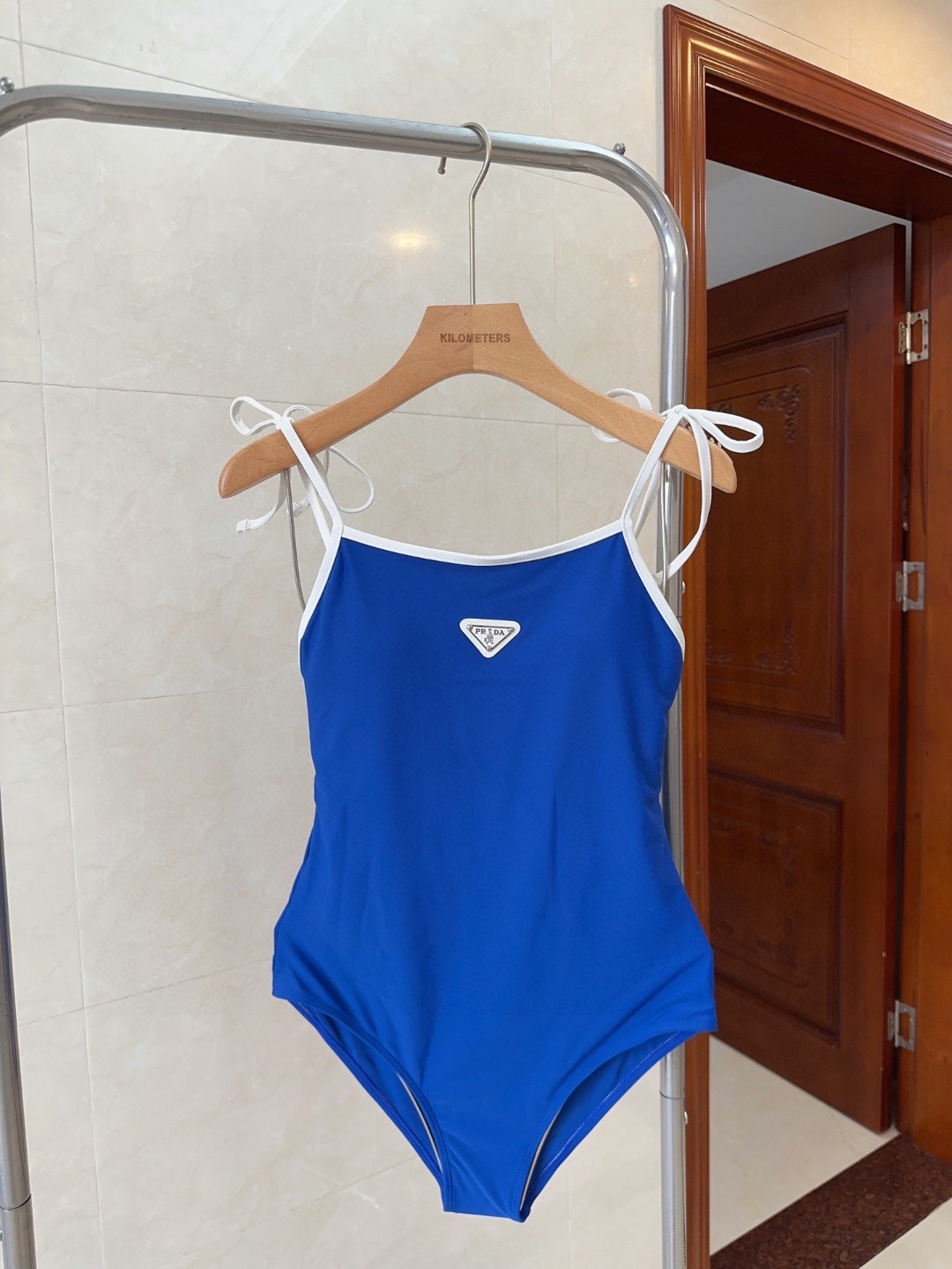 NO:304049,Prada swimsuits are a must-have for fashionable trendy people!  The real thing is super good!  It's great to take photos on the beach!  SML swimsuits, swimsuits, swimsuits, bikinis, pradas, swimsuits, bikinis19860909普拉达泳衣,时尚潮人必备！实物超级好看！海边度假拍照超级好！SML泳衣泳裤比基尼,泳衣，泳裤，比基尼,prada,swimsuits,bikinis,accessory
