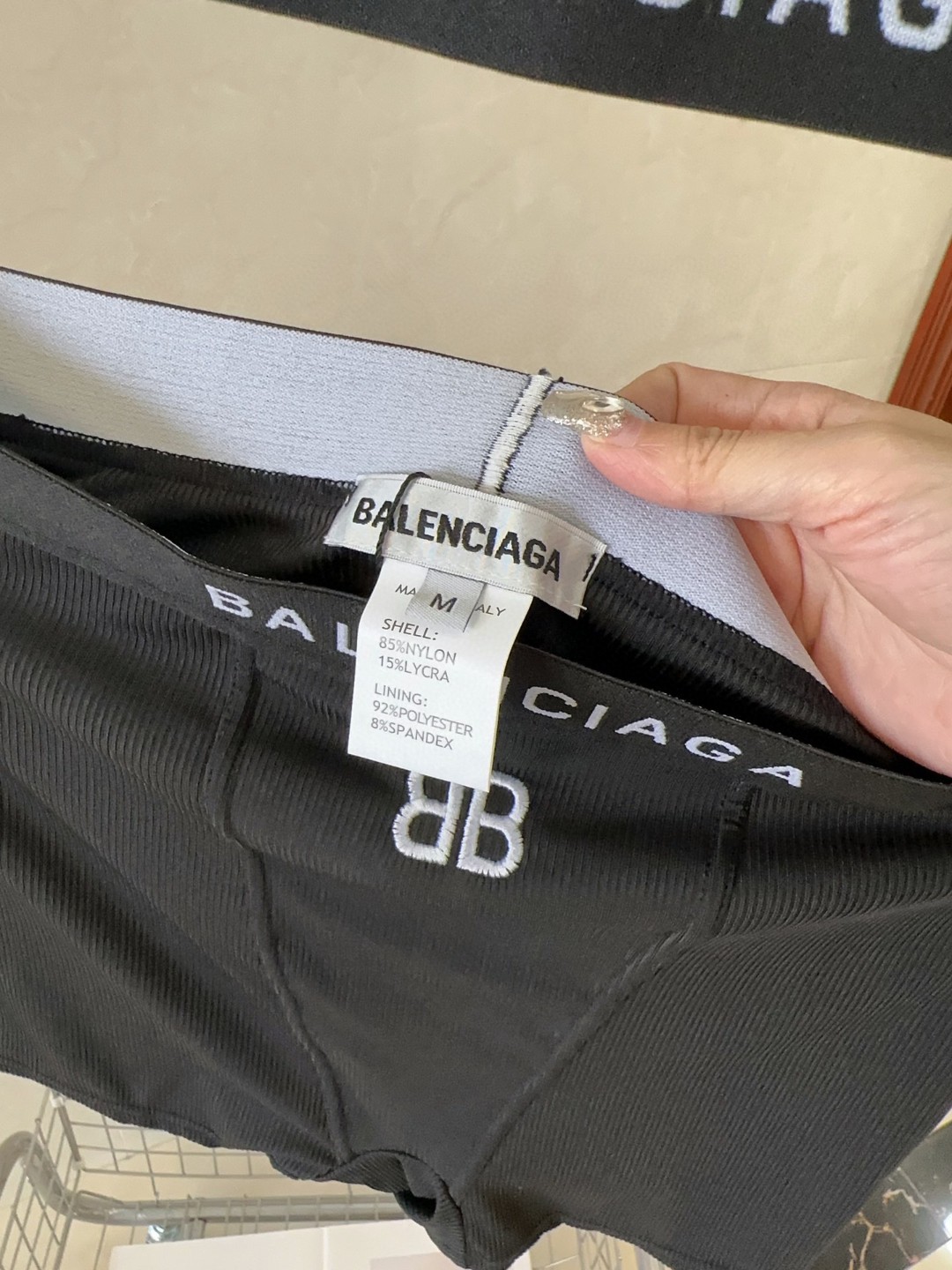 Stylish Parisian Bathing Suit: Perfect for Beach Photos! 🏖️ - 图片 7