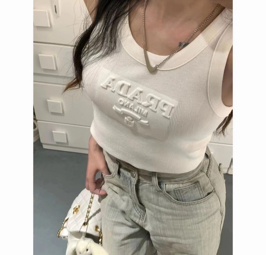 NO:304381,Prada vest, wearing a jacket, super hot, single size, swimsuit, swimsuit, bikini, swimsuit, swimsuit, bikini, prada, jackets & coats, swimsuits, bikinis19860909普拉达背心,搭外套单穿超爆 均码泳衣泳裤比基尼,泳衣，泳裤，比基尼,prada,jackets & coats,swimsuits,bikinis,accessory