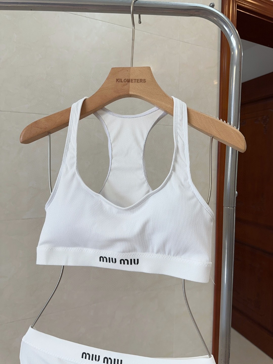 
miumiu泳衣，时尚潮人必备！实物超级好看！海边度假拍照超级好！SML