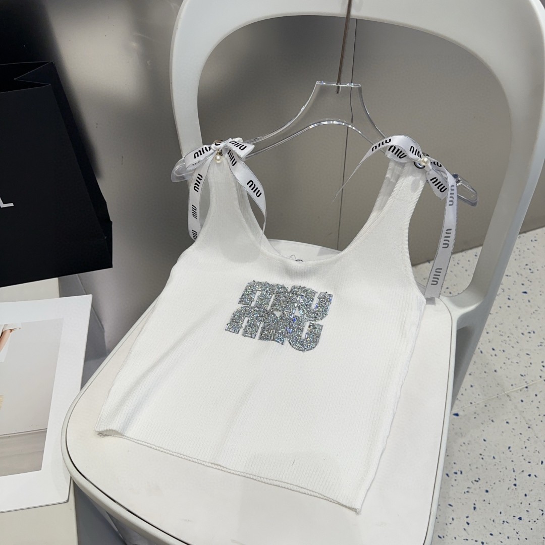 NO:304671,Miumiu vest, wearing a jacket, super hot, single size, swimsuit, swimsuit, bikinis, miumiu, jackets & coats, swimsuits, bikinis19860909miumiu背心,搭外套单穿超爆 均码泳衣泳裤比基尼,泳衣，泳裤，比基尼,miumiu,jackets & coats,swimsuits,bikinis,accessory