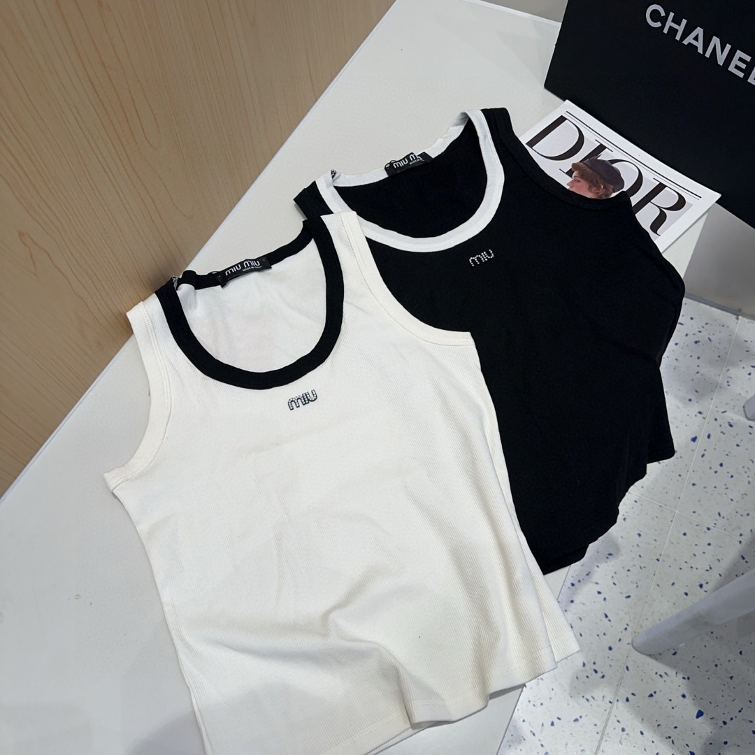 NO:305241,Miumiu vest, wearing a jacket, super hot, single size, swimsuit, swimsuit, bikinis, miumiu, jackets & coats, swimsuits, bikinis19860909miumiu背心,搭外套单穿超爆 均码泳衣泳裤比基尼,泳衣，泳裤，比基尼,miumiu,jackets & coats,swimsuits,bikinis,accessory