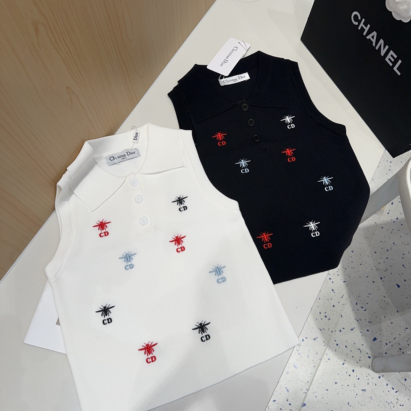 NO:304720,Dior vest, wearing a jacket, super hot, single size, swimsuit, swimsuit, bikini, dior, jackets & coats, swimsuits, bikinis19860909迪奥背心,搭外套单穿超爆 均码泳衣泳裤比基尼,泳衣，泳裤，比基尼,dior,jackets & coats,swimsuits,bikinis,accessory