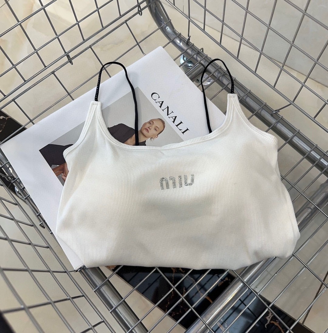 NO:304862,Miumiu small vest, with its own coaster, wearing a jacket, wearing a single coat, one size swimsuit, swimming trunk bikini, swimsuit, swimming trunk, bikini, miumiu, jackets & coats, swimsuits, bikinis19860909miumiu小背心,自带杯垫,搭外套单穿超爆 均码泳衣泳裤比基尼,泳衣，泳裤，比基尼,miumiu,jackets & coats,swimsuits,bikinis,accessory