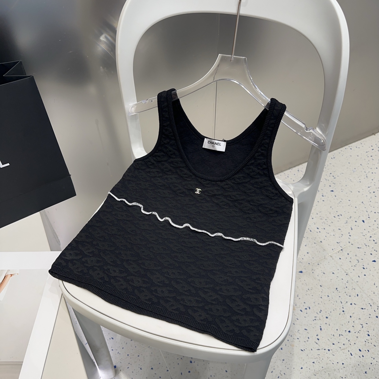 NO:304846,Chanel vest, wearing a jacket, super hot, single size, swimsuit, swimsuit, bikini, chanel, jackets & coats, swimsuits, bikinis19860909香奈儿小背心,搭外套单穿超爆 均码泳衣泳裤比基尼,泳衣，泳裤，比基尼,chanel,jackets & coats,swimsuits,bikinis,accessory