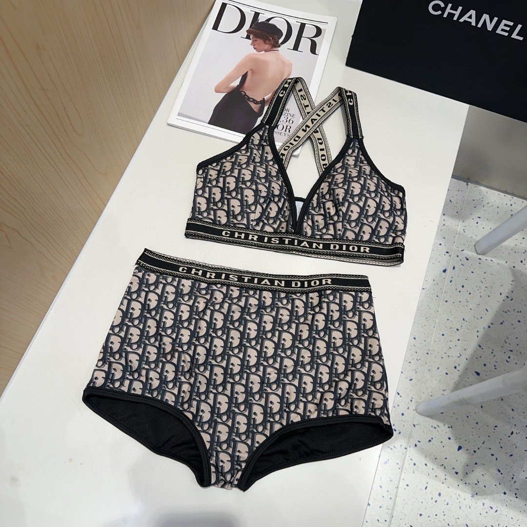 NO:304875,Dior swimsuit, the real thing is so beautiful!  If you can't take pictures of it, whoever wears it will be beautiful!  Very worth buying SML swimsuits, swimsuits, swimsuits, bikinis, dior, swimsuits, bikinis19860909迪奥泳衣,实物实在太美了！拍不出来它的美谁穿谁美！很值得入手 SML泳衣泳裤比基尼,泳衣，泳裤，比基尼,dior,swimsuits,bikinis,accessory