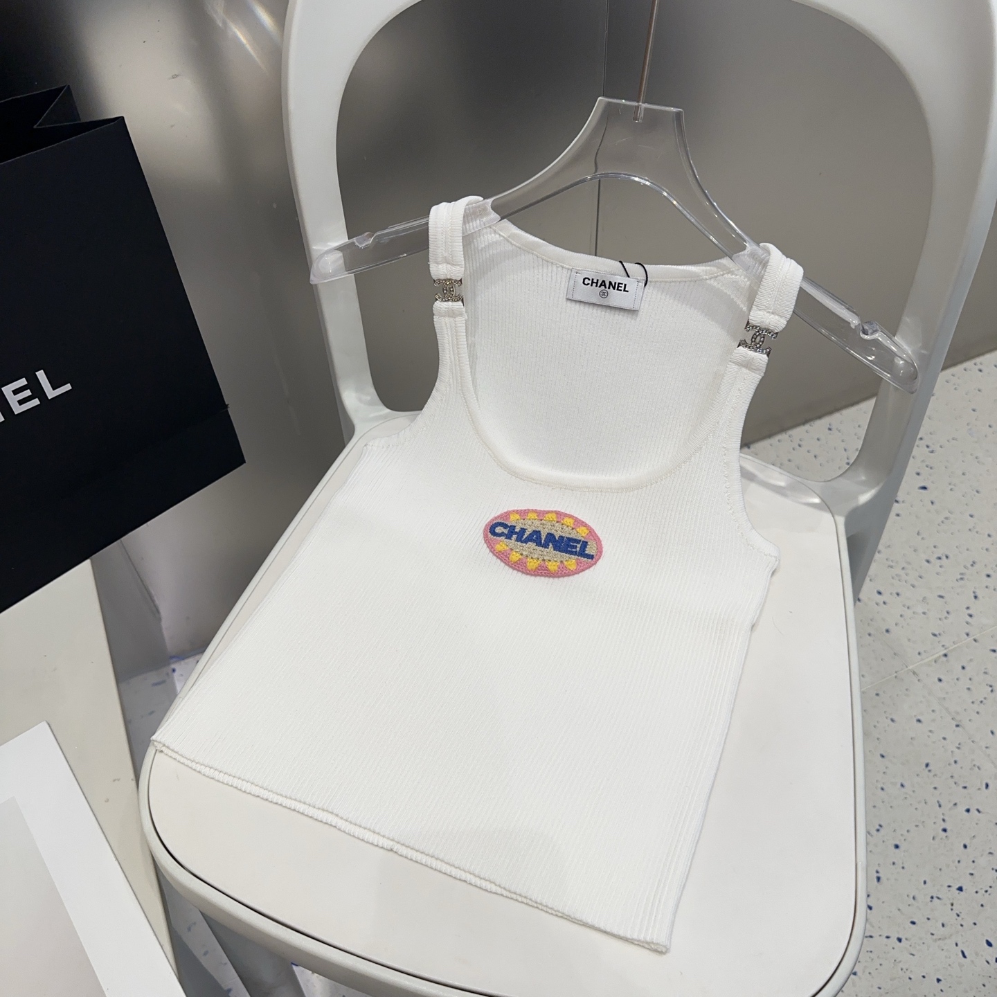 NO:304885,Chanel vest, wearing a jacket, super hot, single size, swimsuit, swimsuit, bikini, chanel, jackets & coats, swimsuits, bikinis19860909香奈儿小背心,搭外套单穿超爆 均码泳衣泳裤比基尼,泳衣，泳裤，比基尼,chanel,jackets & coats,swimsuits,bikinis,accessory