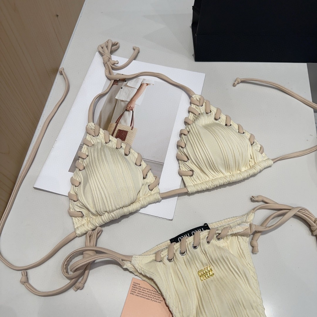 
miumiu泳衣，时尚达人必备。超级显身材！SML