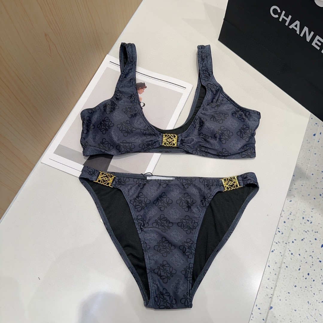 NO:305204,Luo Yiwei swimsuit is a must-have for fashion experts. It shows off your figure!  SML swimsuits, swimsuits, swimsuits, bikinis, loewe, swimsuits, bikinis19860909罗意威泳衣,时尚达人必备.超级显身材！SML泳衣泳裤比基尼,泳衣，泳裤，比基尼,loewe,swimsuits,bikinis,accessory