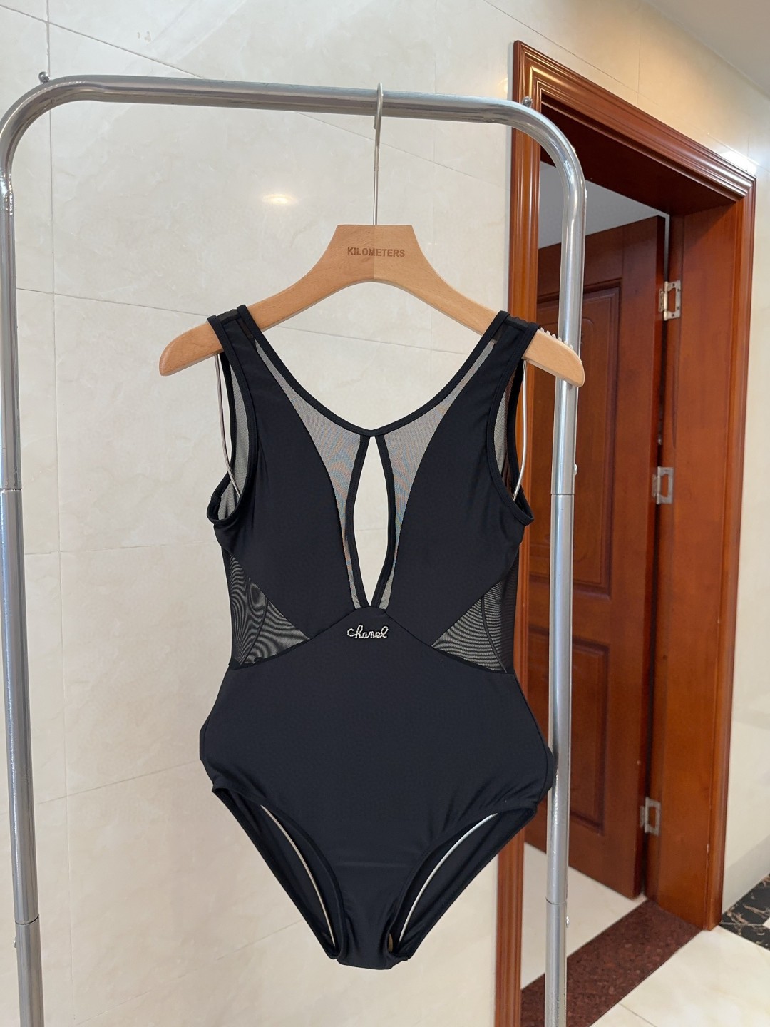 NO:305069,Chanel swimsuit, slim and beautiful on the upper body!  Wearing a very fashionable SML swimsuit, swimming trunk bikini, swimsuit, swimming trunk, bikini, chanel, swimsuits, bikinis19860909香奈儿泳衣,上身显瘦而且好看！穿着很洋气SML泳衣泳裤比基尼,泳衣，泳裤，比基尼,chanel,swimsuits,bikinis,accessory