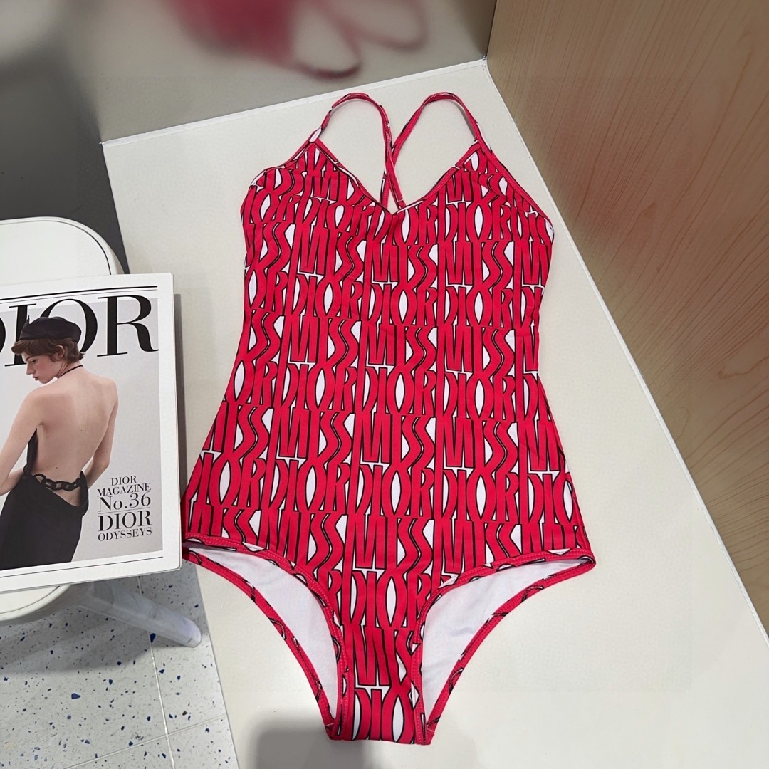 NO:305083,Dior swimsuit, the real thing is so beautiful!  If you can't take pictures of it, whoever wears it will be beautiful!  Very worth buying SML swimsuits, swimsuits, swimsuits, bikinis, dior, swimsuits, bikinis19860909迪奥泳衣,实物实在太美了！拍不出来它的美谁穿谁美！很值得入手 SML泳衣泳裤比基尼,泳衣，泳裤，比基尼,dior,swimsuits,bikinis,accessory