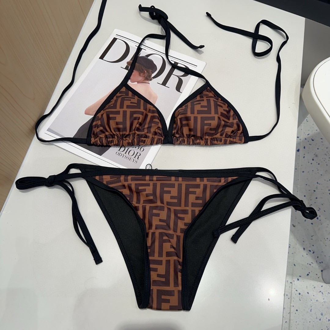 NO:305093,Fendi swimsuit, the real thing is so beautiful!  If you can't take pictures of it, whoever wears it will be beautiful!  Very worth buying SML swimsuits, swimsuits, swimsuits, bikinis, fendi, swimsuits, bikinis19860909芬迪泳衣,实物实在太美了！拍不出来它的美谁穿谁美！很值得入手 SML泳衣泳裤比基尼,泳衣，泳裤，比基尼,fendi,swimsuits,bikinis,accessory