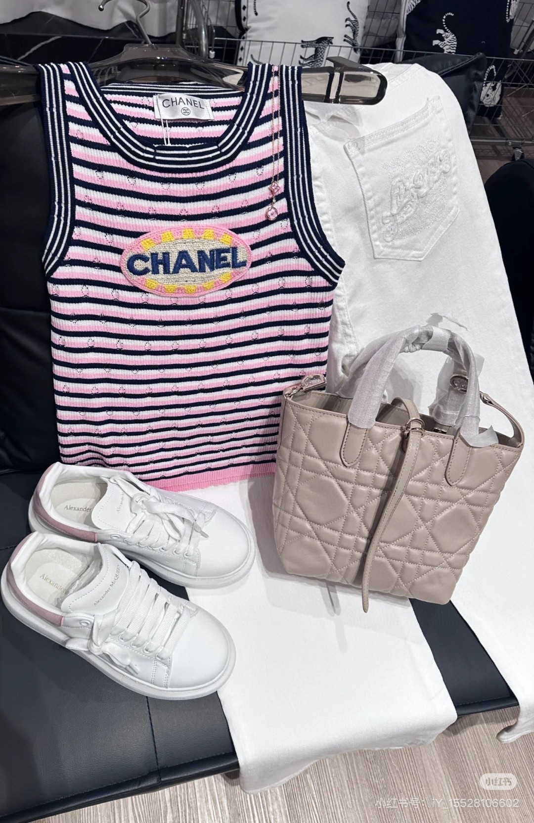 NO:305086,Chanel vest, wearing a jacket, super hot, single size, swimsuit, swimsuit, bikini, chanel, jackets & coats, swimsuits, bikinis19860909香奈儿背心,搭外套单穿超爆 均码泳衣泳裤比基尼,泳衣，泳裤，比基尼,chanel,jackets & coats,swimsuits,bikinis,accessory