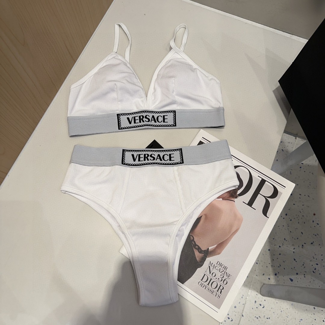 NO:305174,Versac* new webbing bikini split swimsuit suit black and white SMEL swimsuit swimsuit bikini, swimsuit, swimming trunks, bikinis, versace, swimsuits, bikinis19860909Versac*新款织带比基尼分体泳衣套装 黑色白色ＳＭＬ泳衣泳裤比基尼,泳衣，泳裤，比基尼,versace,swimsuits,bikinis,accessory