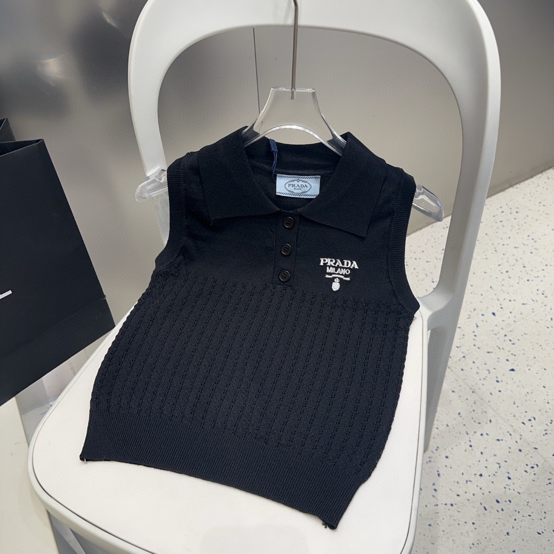 NO:305198,Prada vest, wearing a jacket, super hot, single size, swimsuit, swimsuit, bikini, swimsuit, swimsuit, bikini, prada, jackets & coats, swimsuits, bikinis19860909普拉达小背心,搭外套单穿超爆 均码泳衣泳裤比基尼,泳衣，泳裤，比基尼,prada,jackets & coats,swimsuits,bikinis,accessory