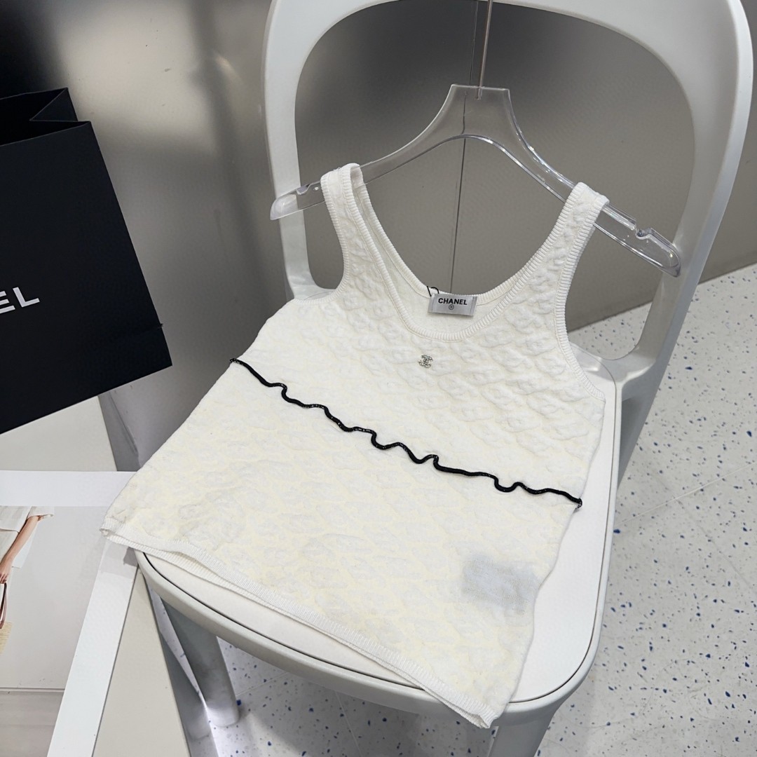 NO:305200,Chanel vest, wearing a jacket, super hot, single size, swimsuit, swimsuit, bikini, chanel, jackets & coats, swimsuits, bikinis19860909香奈儿小背心,搭外套单穿超爆 均码泳衣泳裤比基尼,泳衣，泳裤，比基尼,chanel,jackets & coats,swimsuits,bikinis,accessory