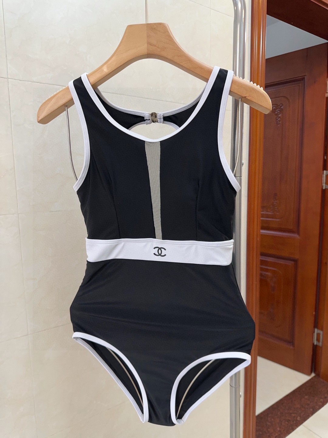 NO:305463,Chanel swimsuit, the real thing is so beautiful!  If you can't take pictures of it, whoever wears it will be beautiful!  Very worth buying SML swimsuits, swimsuits, swimsuits, bikinis, chanels, swimsuits, bikinis19860909香奈儿泳衣,实物实在太美了！拍不出来它的美谁穿谁美！很值得入手 SML泳衣泳裤比基尼,泳衣，泳裤，比基尼,chanel,swimsuits,bikinis,accessory
