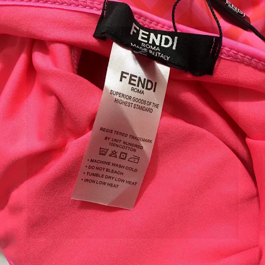 
Fend*新款双F字母印花腰部挖空露腰小性感斜肩单肩连体泳衣 玫红色 SML