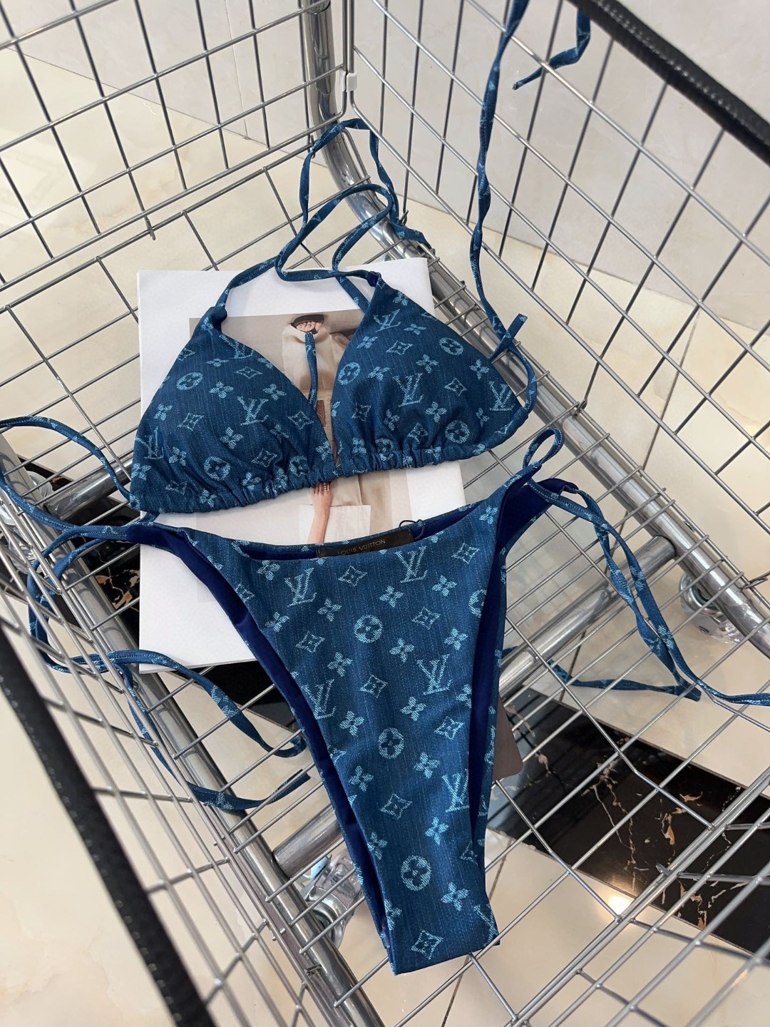 NO:305459,LV swimsuits, a must-have for fashionable trendy people!  The real thing is super good!  It's great to take photos on the beach!  SML swimsuits, swimsuits, swimsuits, bikini, louis vuitton, swimsuits, bikinis19860909LV泳衣,时尚潮人必备！实物超级好看！海边度假拍照超级好！SML泳衣泳裤比基尼,泳衣，泳裤，比基尼,louis vuitton,swimsuits,bikinis,accessory