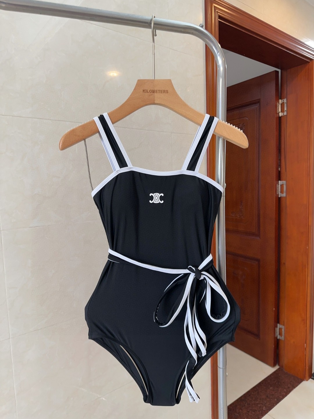 NO:305478,Selin swimsuits are a must-have for fashionable trendy people!  The real thing is super good!  It's great to take photos on the beach!  SML swimsuits, swimsuits, swimsuits, bikinis, celine, swimsuits, bikinis19860909赛琳泳衣,时尚潮人必备！实物超级好看！海边度假拍照超级好！SML泳衣泳裤比基尼,泳衣，泳裤，比基尼,celine,swimsuits,bikinis,accessory