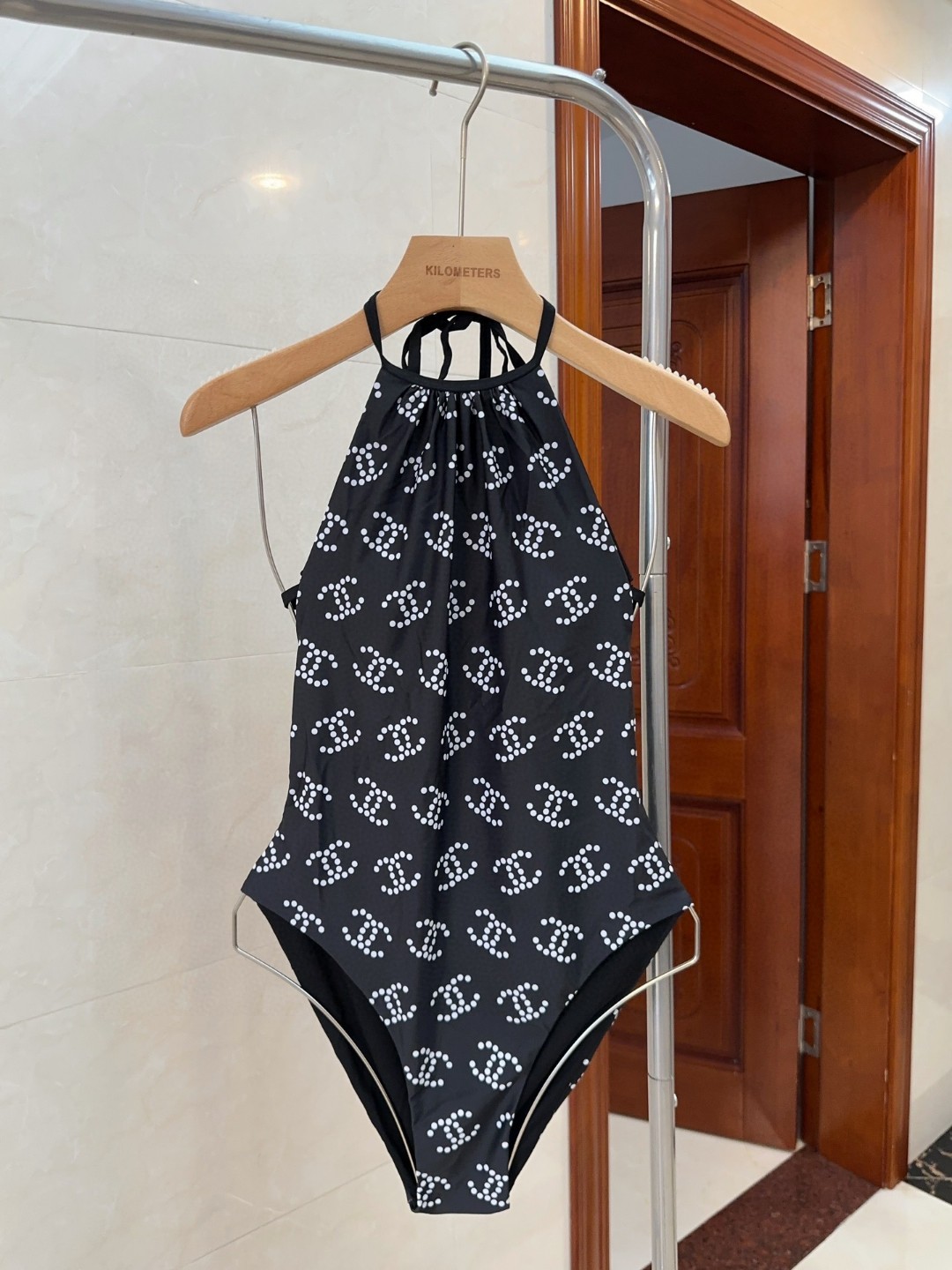 NO:305491,Chanel swimsuits are a must-have for fashionable trendy people!  The real thing is super good!  It's great to take photos on the beach!  SML swimsuits, swimsuits, swimsuits, bikinis, chanels, swimsuits, bikinis19860909香奈儿泳衣,时尚潮人必备！实物超级好看！海边度假拍照超级好！SML泳衣泳裤比基尼,泳衣，泳裤，比基尼,chanel,swimsuits,bikinis,accessory