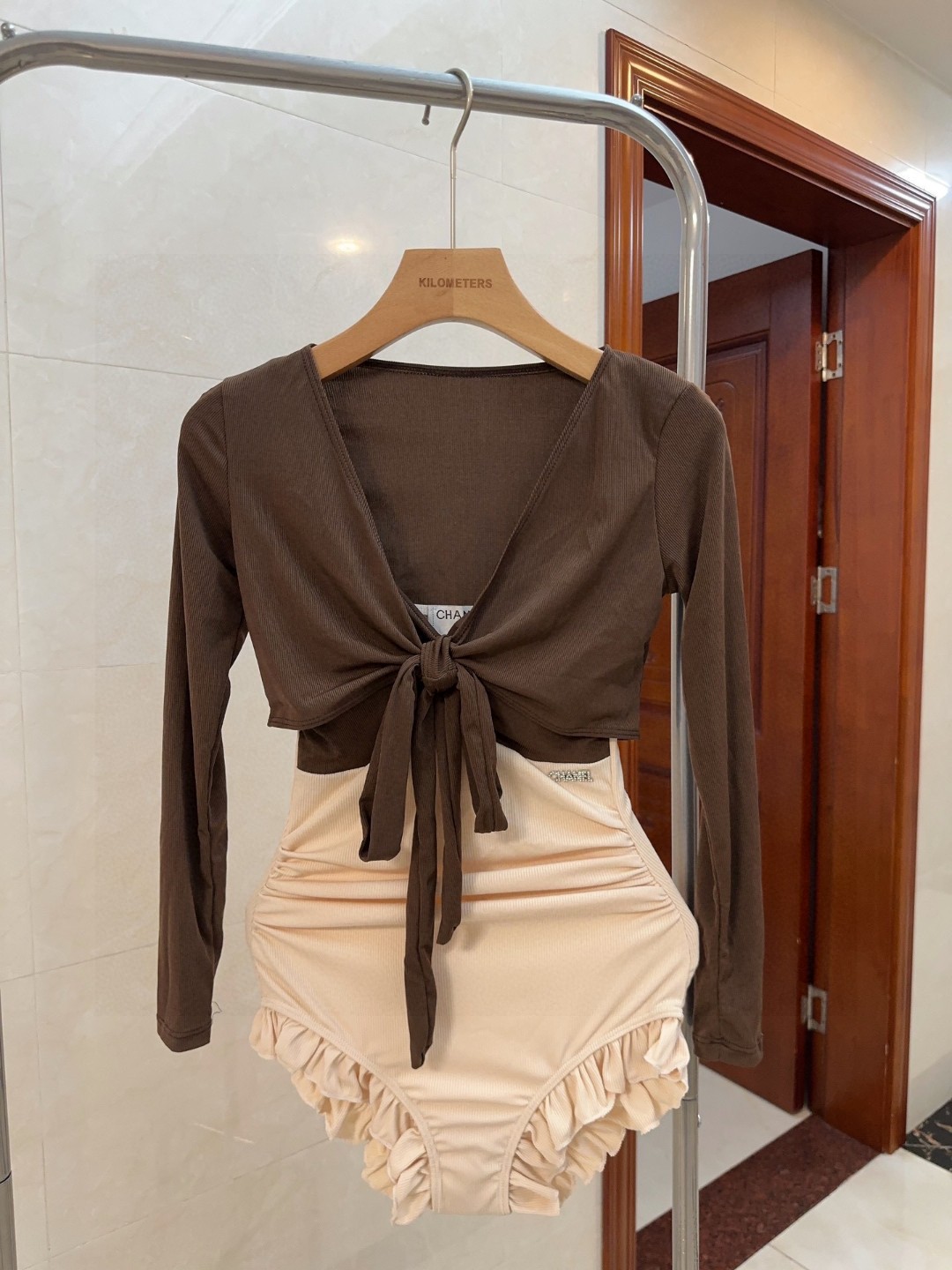 NO:305465,Chanel swimsuit, the real thing is so beautiful!  If you can't take pictures of it, whoever wears it will be beautiful!  Very worth buying SML swimsuits, swimsuits, swimsuits, bikinis, chanels, swimsuits, bikinis19860909香奈儿泳衣,实物实在太美了！拍不出来它的美谁穿谁美！很值得入手 SML泳衣泳裤比基尼,泳衣，泳裤，比基尼,chanel,swimsuits,bikinis,accessory