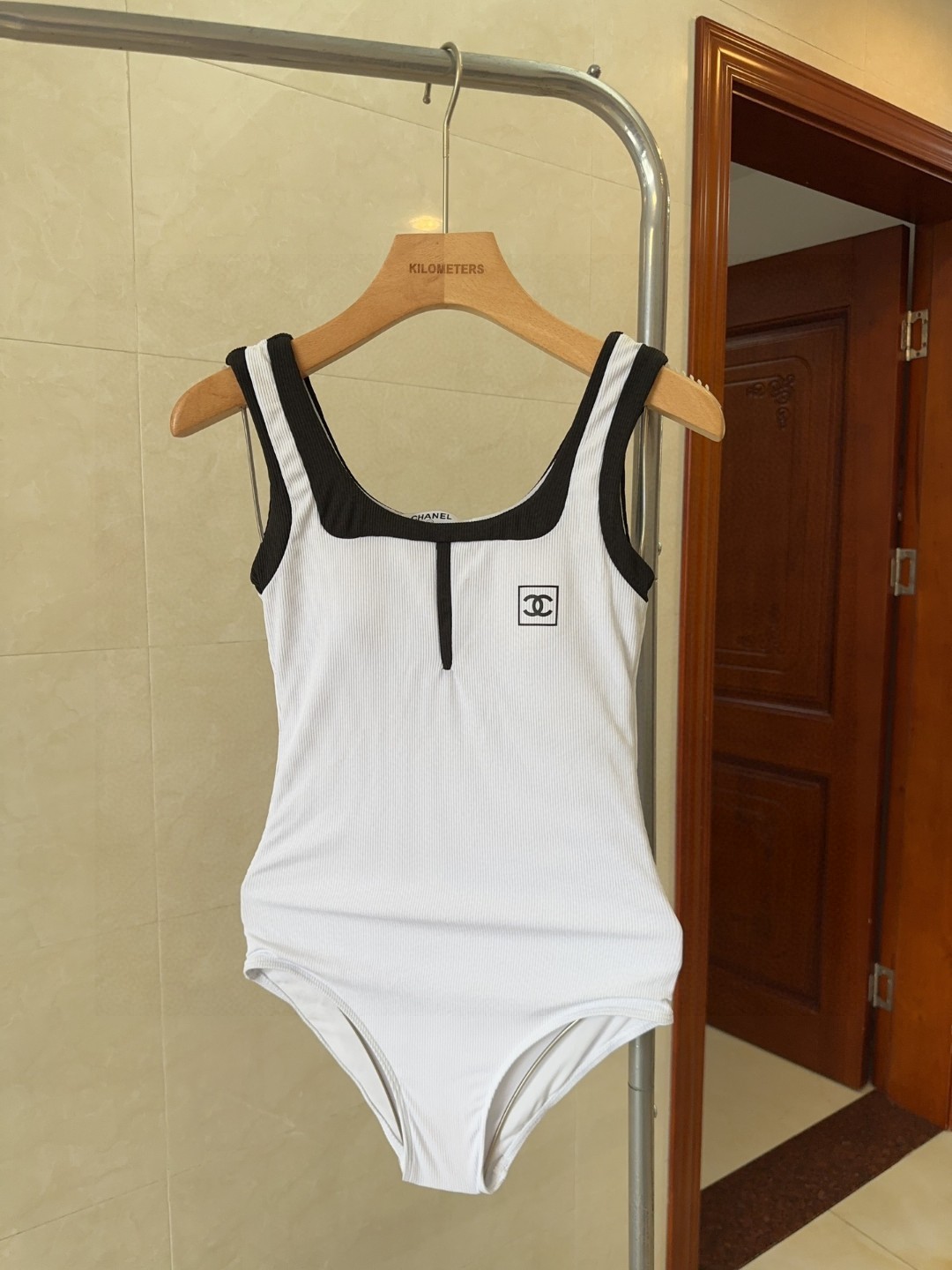 NO:305634,Chanel swimsuits are a must-have for fashionable trendy people!  The real thing is super good!  It's great to take photos on the beach!  SML swimsuits, swimsuits, swimsuits, bikinis, chanels, swimsuits, bikinis19860909香奈儿泳衣,时尚潮人必备！实物超级好看！海边度假拍照超级好！SML泳衣泳裤比基尼,泳衣，泳裤，比基尼,chanel,swimsuits,bikinis,accessory