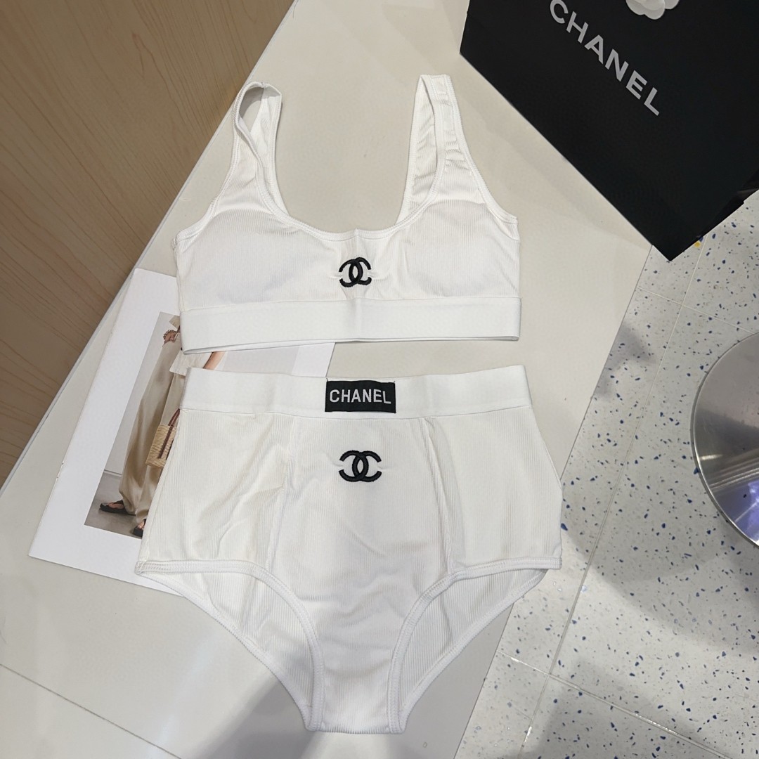NO:305641,Chanel swimsuits are a must-have for fashion experts. They show off their figure!  SML swimsuits, swimsuits, swimsuits, bikinis, chanels, swimsuits, bikinis19860909香奈儿泳衣,时尚达人必备.超级显身材！SML泳衣泳裤比基尼,泳衣，泳裤，比基尼,chanel,swimsuits,bikinis,accessory