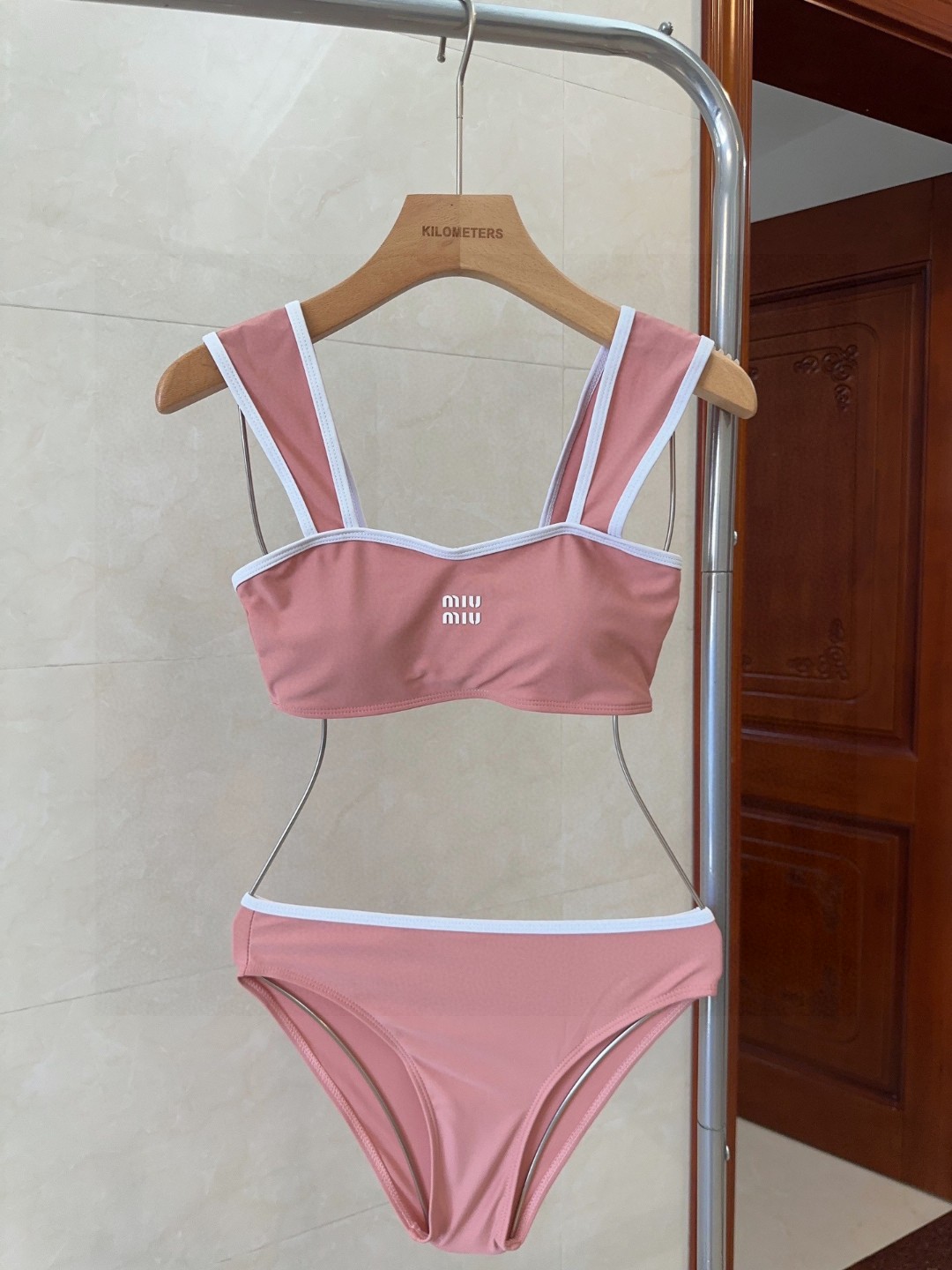 NO:305653,Miumiu swimsuit, the real thing is so beautiful!  If you can't take pictures of it, whoever wears it will be beautiful!  Very worth buying SML swimsuits, swimsuits, swimsuits, bikinis, miumiu, swimsuits, bikinis19860909miumiu泳衣,实物实在太美了！拍不出来它的美谁穿谁美！很值得入手 SML泳衣泳裤比基尼,泳衣，泳裤，比基尼,miumiu,swimsuits,bikinis,accessory