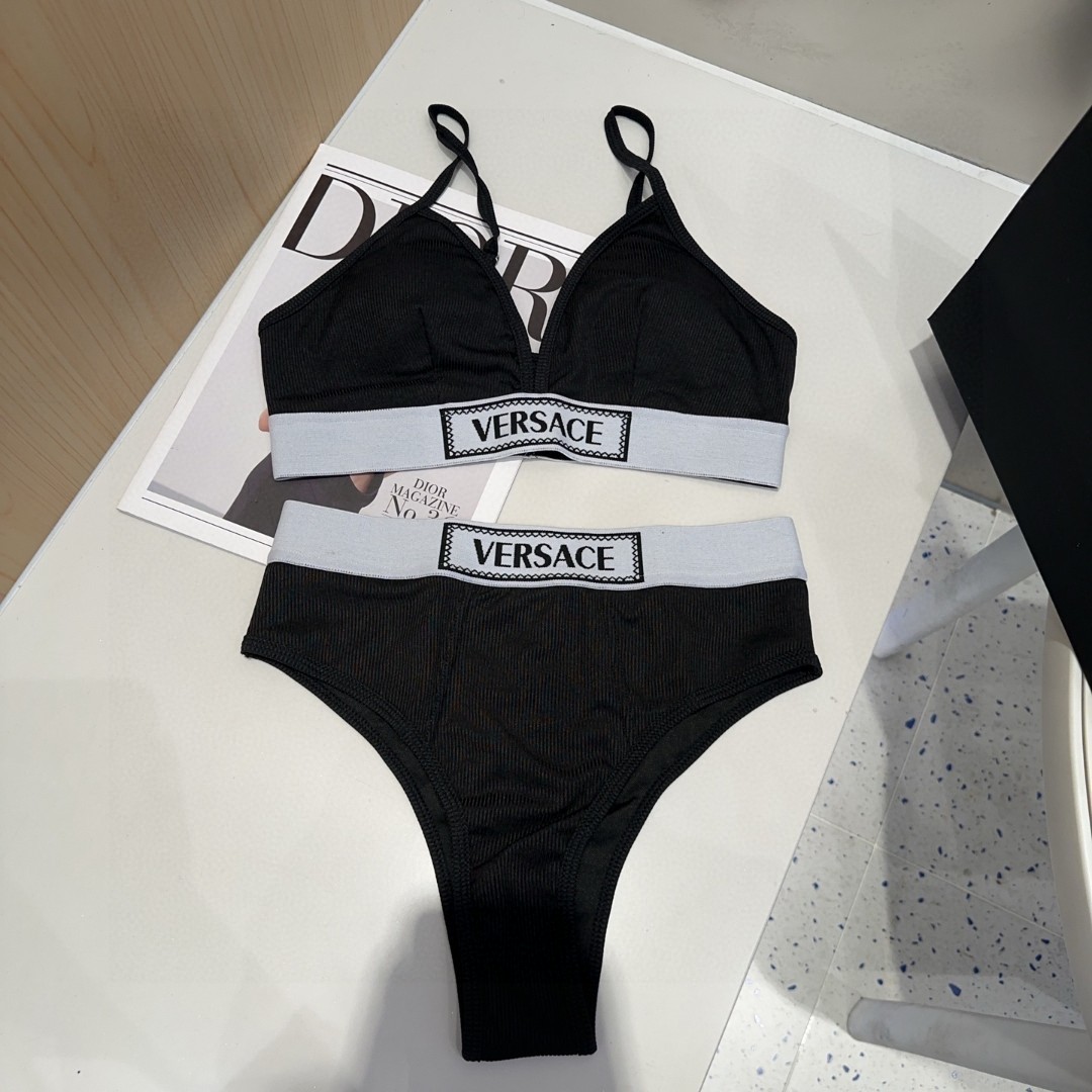 NO:305655,Versac* new webbing bikini split swimsuit suit black and white SMEL swimsuit swimsuit bikini, swimsuit, swimming trunks, bikinis, versace, swimsuits, bikinis19860909Versac*新款织带比基尼分体泳衣套装 黑色白色ＳＭＬ泳衣泳裤比基尼,泳衣，泳裤，比基尼,versace,swimsuits,bikinis,accessory