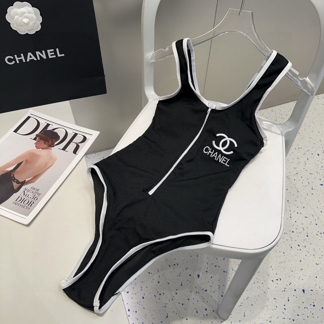 NO:305644,Chanel swimsuit, the real thing is so beautiful!  If you can't take pictures of it, whoever wears it will be beautiful!  Very worth buying SML swimsuits, swimsuits, swimsuits, bikinis, chanels, swimsuits, bikinis19860909香奈儿泳衣,实物实在太美了！拍不出来它的美谁穿谁美！很值得入手 SML泳衣泳裤比基尼,泳衣，泳裤，比基尼,chanel,swimsuits,bikinis,accessory