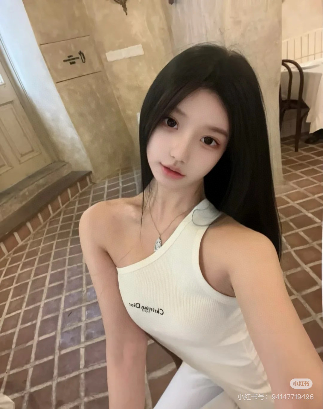 
迪奥斜肩针织背心