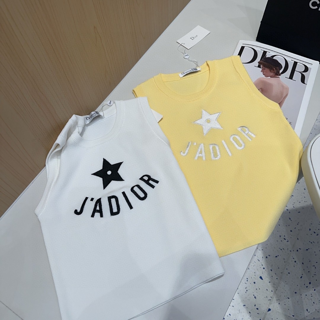 
迪奥背心，搭外套单穿超。爆
均码