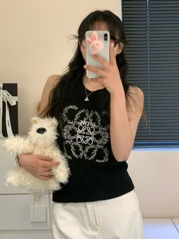 
罗意威背心，搭外套单穿超。爆
均码