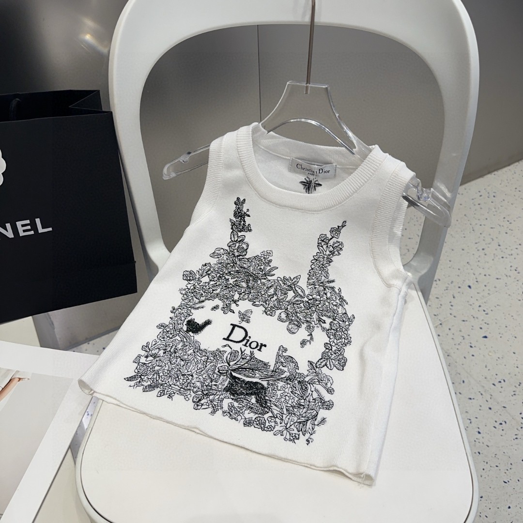 NO:373400,Dior vest, wearing a jacket, super hot, single size, swimsuit, swimsuit, bikini, dior, jackets & coats, swimsuits, bikinis19860909迪奥背心,搭外套单穿超爆 均码泳衣泳裤比基尼,泳衣，泳裤，比基尼,dior,jackets & coats,swimsuits,bikinis,accessory