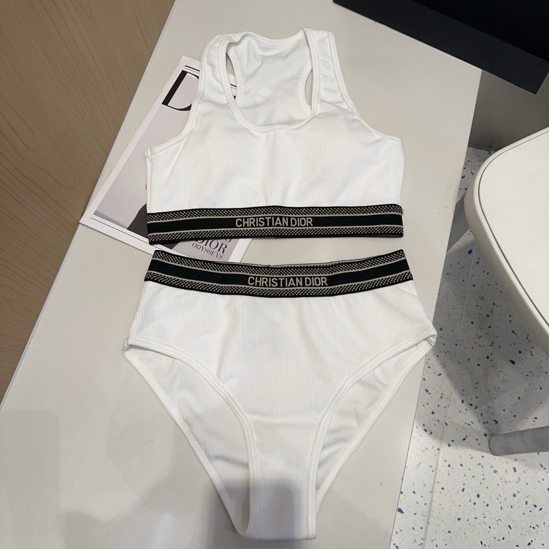 NO:373441,Dior swimsuit, the real thing is so beautiful!  If you can't take pictures of it, whoever wears it will be beautiful!  Very worth buying SML swimsuits, swimsuits, swimsuits, bikinis, dior, swimsuits, bikinis19860909迪奥泳衣,实物实在太美了！拍不出来它的美谁穿谁美！很值得入手 SML泳衣泳裤比基尼,泳衣，泳裤，比基尼,dior,swimsuits,bikinis,accessory