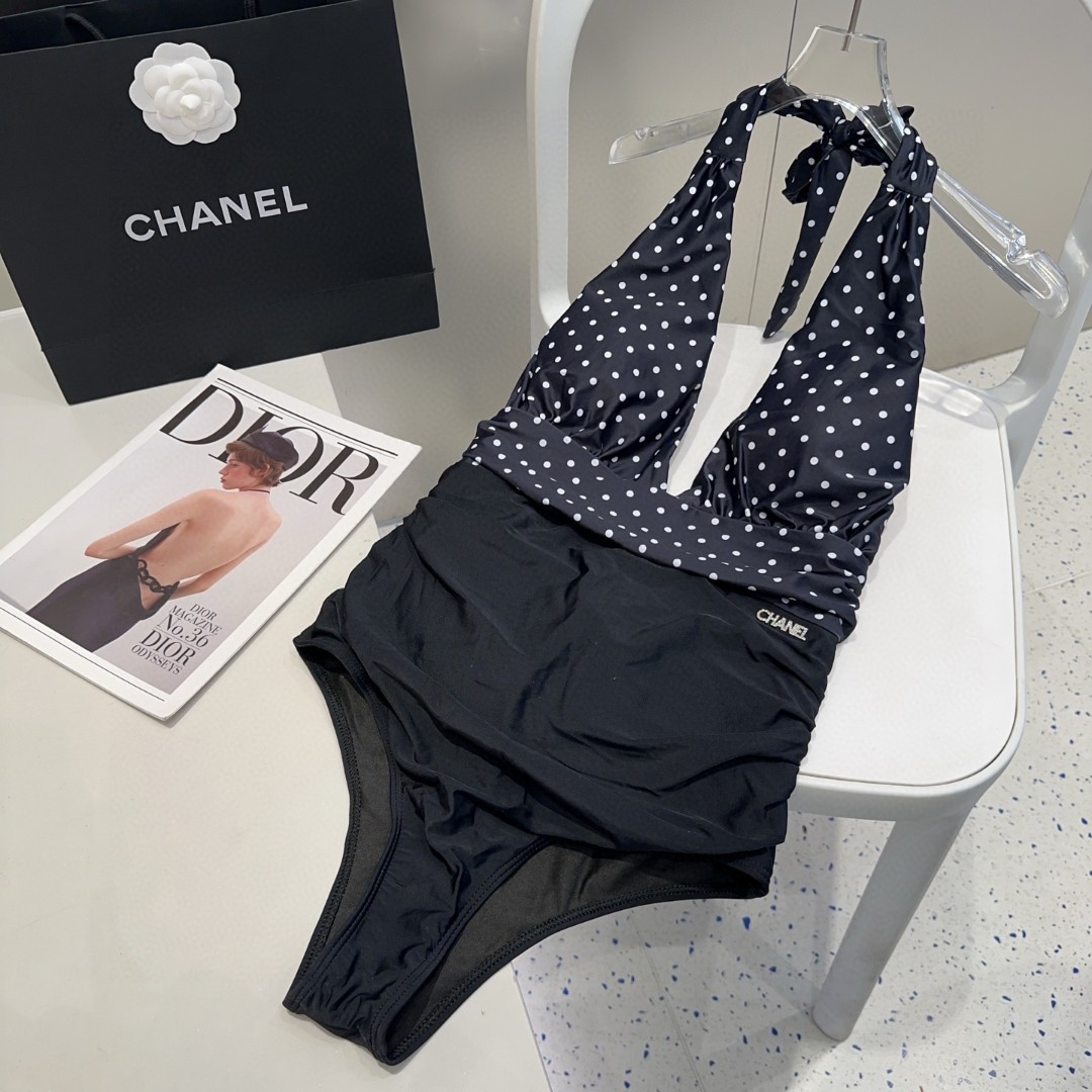 NO:373425,Chanel swimsuit, the real thing is so beautiful!  If you can't take pictures of it, whoever wears it will be beautiful!  Very worth buying SML swimsuits, swimsuits, swimsuits, bikinis, chanels, swimsuits, bikinis19860909香奈儿泳衣,实物实在太美了！拍不出来它的美谁穿谁美！很值得入手 SML泳衣泳裤比基尼,泳衣，泳裤，比基尼,chanel,swimsuits,bikinis,accessory