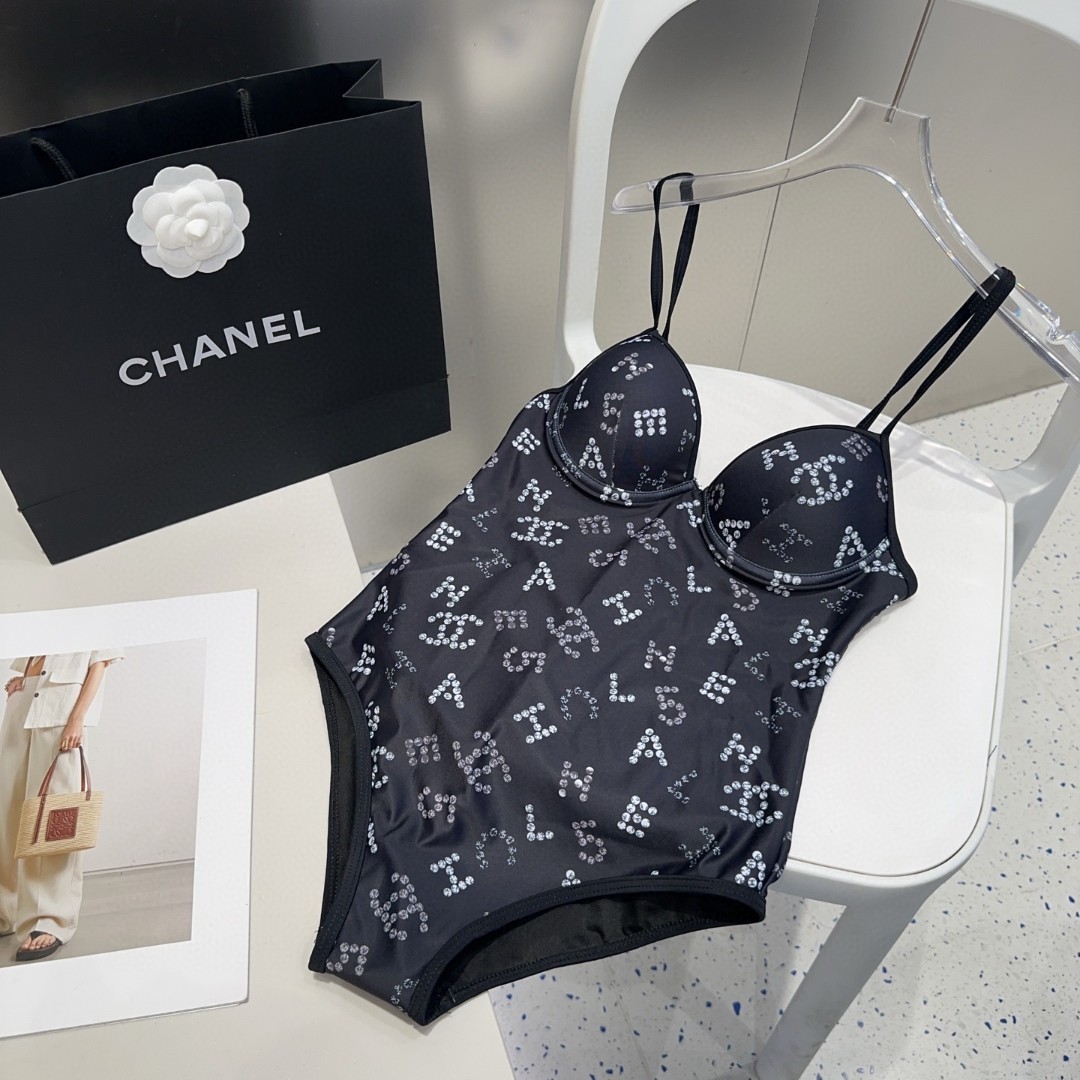 NO:373429,Chanel swimsuits are a must-have for fashion experts. They show off their figure!  SML swimsuits, swimsuits, swimsuits, bikinis, chanels, swimsuits, bikinis19860909香奈儿泳衣,时尚达人必备.超级显身材！SML泳衣泳裤比基尼,泳衣，泳裤，比基尼,chanel,swimsuits,bikinis,accessory