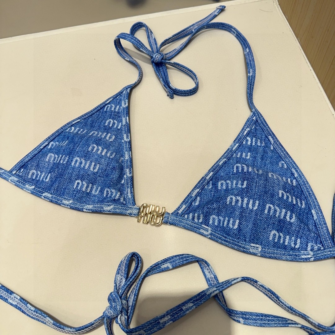 
miumiu泳衣，实物实在太美了！拍不出来它的美😍谁穿谁美！很值得入手✋ SML