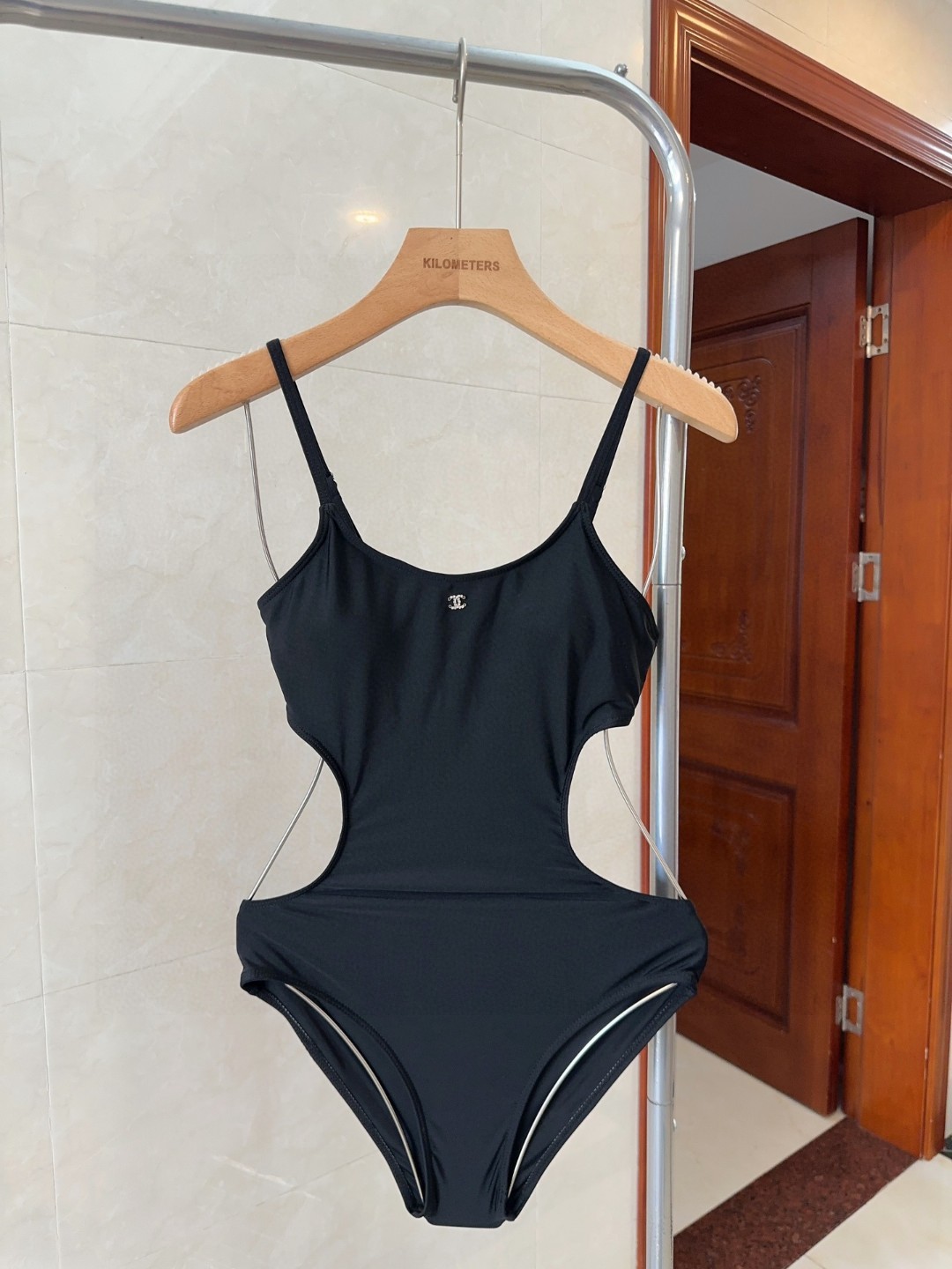 NO:374329,Chanel swimsuits are a must-have for fashionable trendy people!  The real thing is super good!  It's great to take photos on the beach!  SML swimsuits, swimsuits, swimsuits, bikinis, chanels, swimsuits, bikinis19860909香奈儿泳衣,时尚潮人必备！实物超级好看！海边度假拍照超级好！SML泳衣泳裤比基尼,泳衣，泳裤，比基尼,chanel,swimsuits,bikinis,accessory