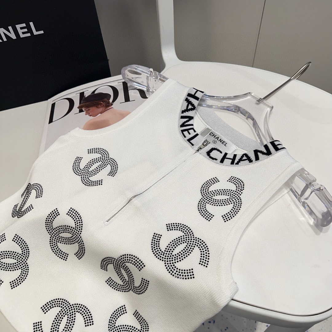 
香奈儿背心，搭外套单穿超。爆
均码