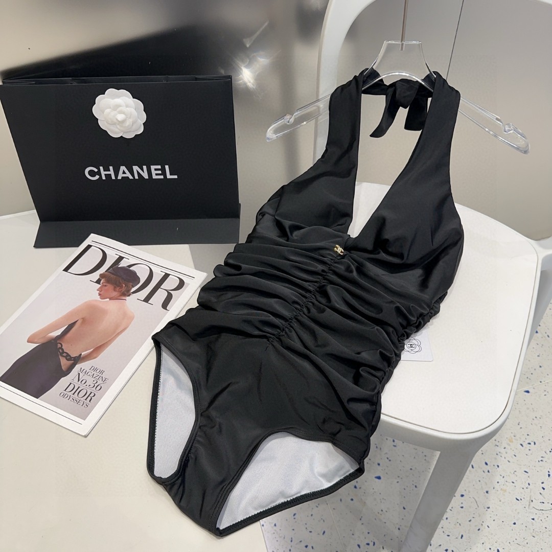 NO:374354,Chanel swimsuit, the real thing is so beautiful!  If you can't take pictures of it, whoever wears it will be beautiful!  Very worth buying SML swimsuits, swimsuits, swimsuits, bikinis, chanels, swimsuits, bikinis19860909香奈儿泳衣,实物实在太美了！拍不出来它的美谁穿谁美！很值得入手 SML泳衣泳裤比基尼,泳衣，泳裤，比基尼,chanel,swimsuits,bikinis,accessory