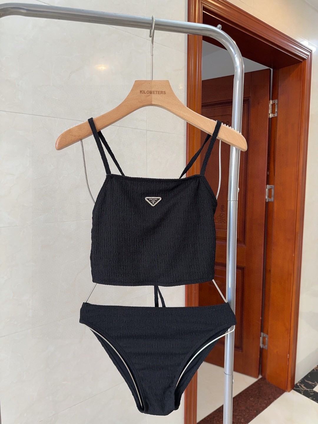 NO:374356,Prada swimsuit, slim and beautiful on the upper body!  Wearing a very fashionable SML swimsuit, swimming trunk bikini, swimsuit, swimming trunk, bikini, prada, swimsuits, bikinis19860909普拉达泳衣,上身显瘦而且好看！穿着很洋气SML泳衣泳裤比基尼,泳衣，泳裤，比基尼,prada,swimsuits,bikinis,accessory