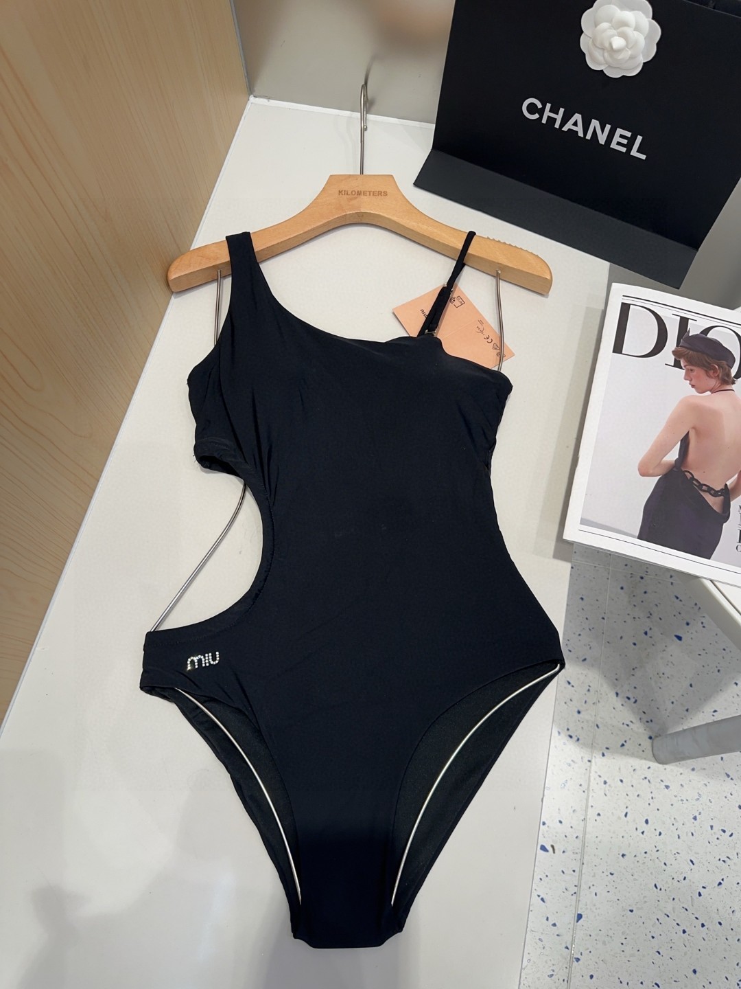 NO:375180,Miumiu swimsuit, the real thing is so beautiful!  If you can't take pictures of it, whoever wears it will be beautiful!  Very worth buying SML swimsuits, swimsuits, swimsuits, bikinis, miumiu, swimsuits, bikinis19860909miumiu泳衣,实物实在太美了！拍不出来它的美谁穿谁美！很值得入手 SML泳衣泳裤比基尼,泳衣，泳裤，比基尼,miumiu,swimsuits,bikinis,accessory