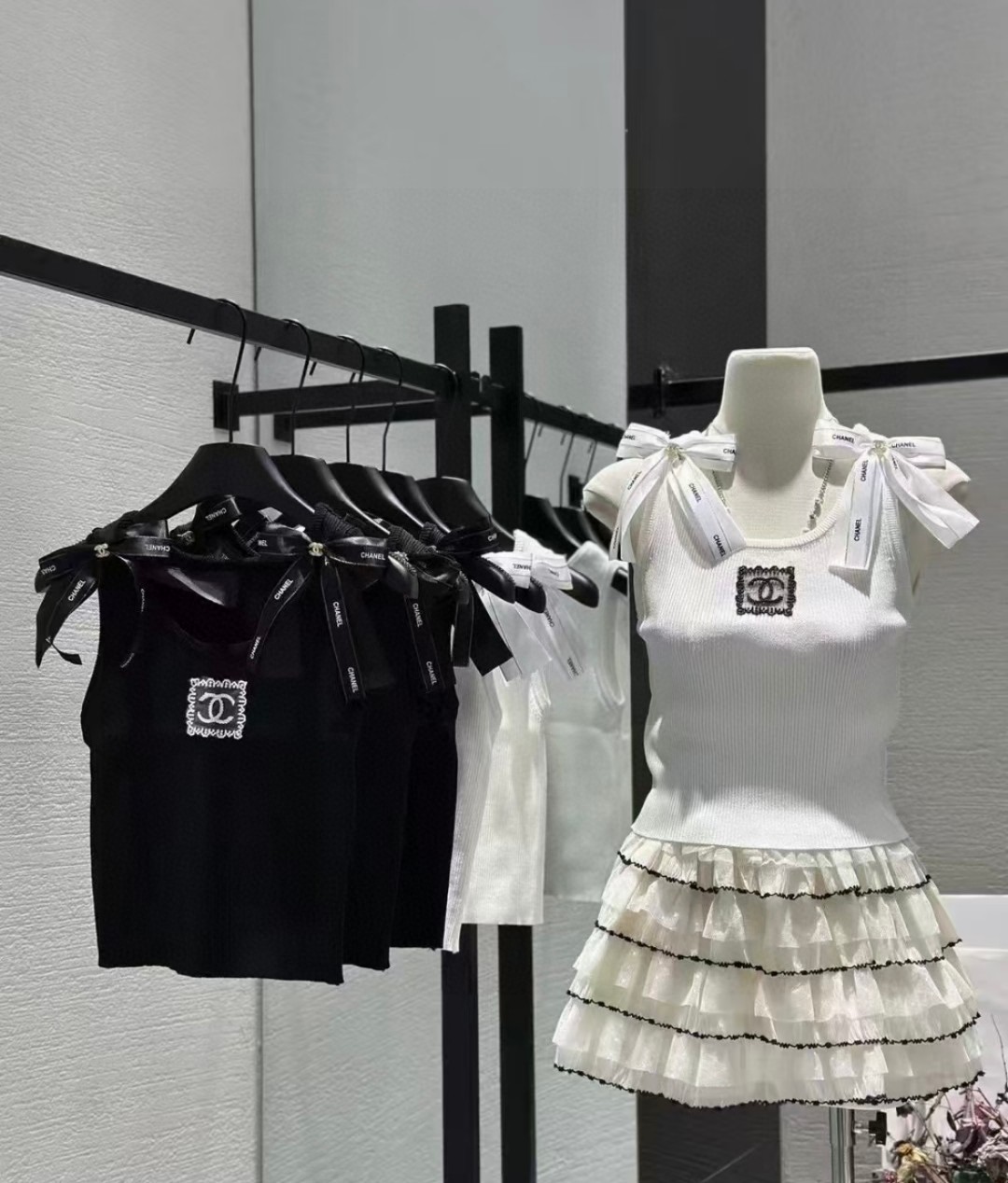 
香奈儿背心，搭外套单穿超。爆
均码