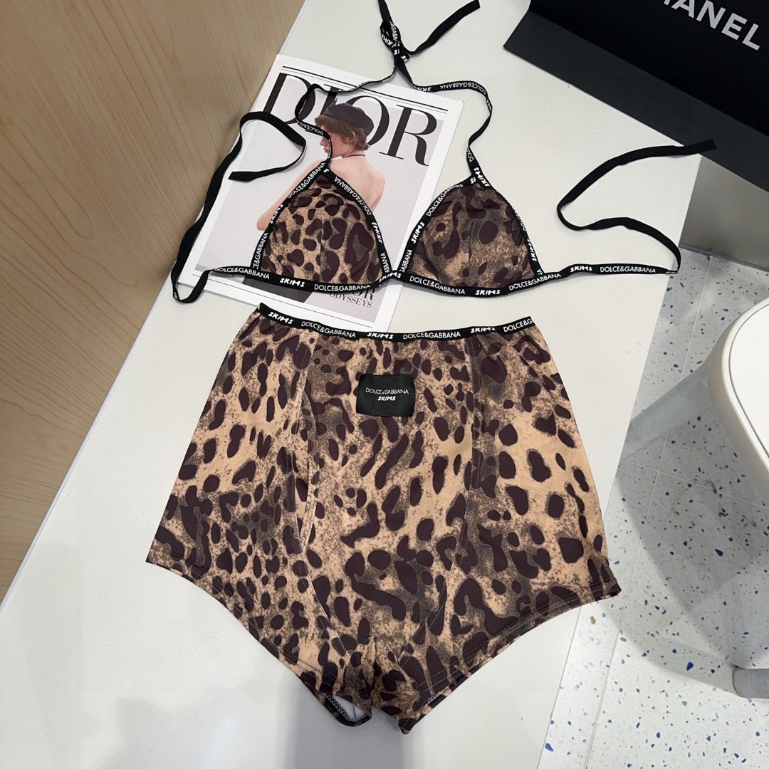 NO:533648,Dg swimsuits, a must-have for fashion experts. Super body shape!  SML swimsuits, swimsuits, swimsuits, bikinis, swimsuits, bikinis19860909Dg泳衣,时尚达人必备.超级显身材！SML泳衣泳裤比基尼,泳衣，泳裤，比基尼,swimsuits,bikinis,accessory