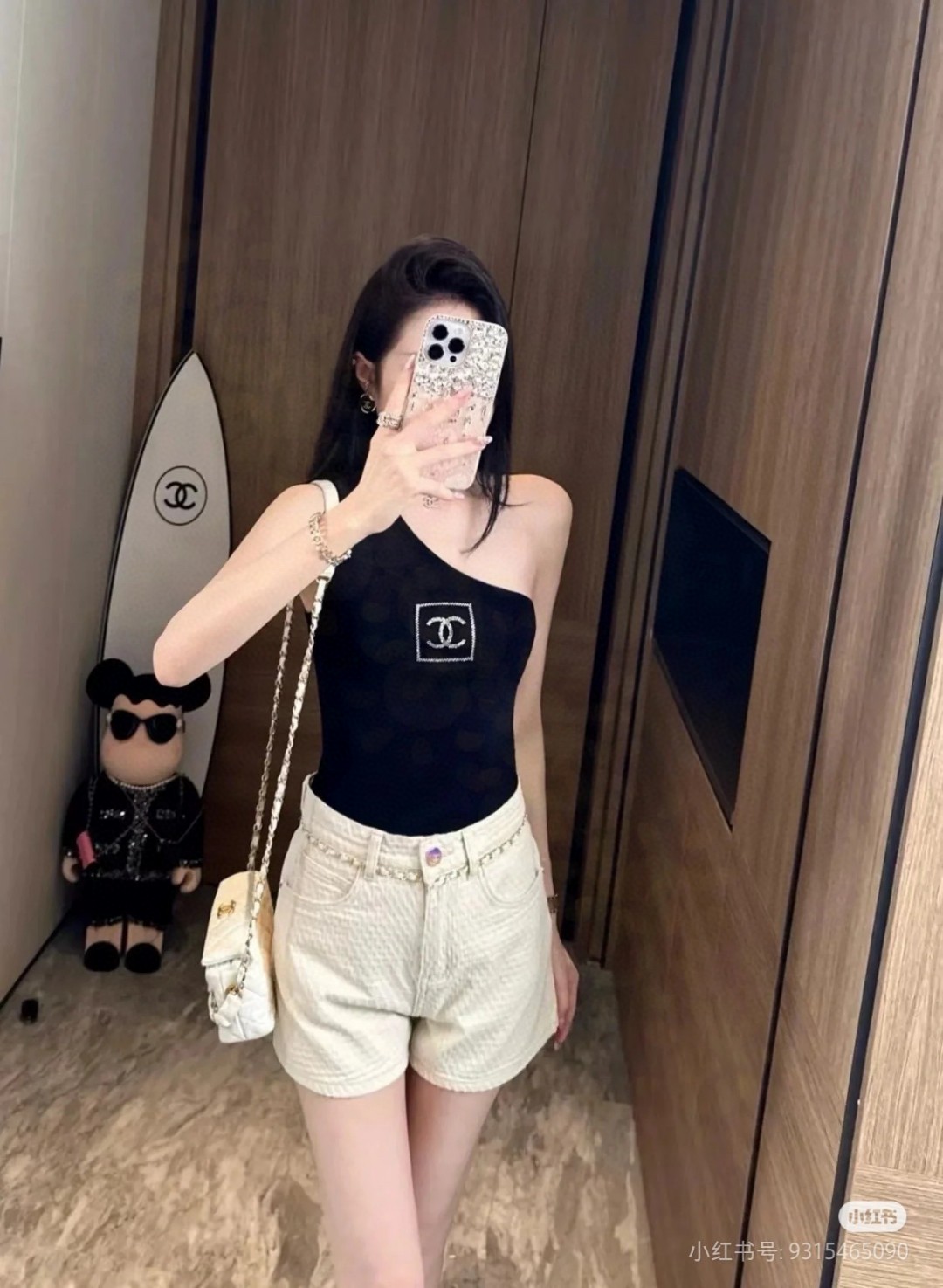 
香奈儿斜肩针织背心